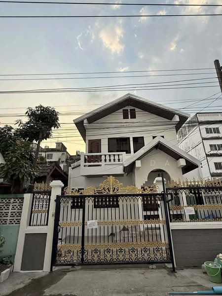 3-BR House, Bangkok, Bangkhuntien, Chom Thong, Bangkok, 3 Bedrooms, 204 sqm, Single Detached House For Sale, by Emily Bada, 500484213 - DDproperty.com