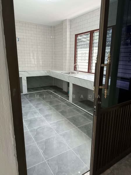 3-BR House, Bangkok, Bangkhuntien, Chom Thong, Bangkok, 3 Bedrooms, 204 sqm, Single Detached House For Sale, by Emily Bada, 500484213 - DDproperty.com
