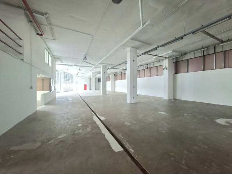 4-Storey Commercial Building with Rooftop Rama 4 Area, Bangkok, Lumphini, Pathum Wan, Bangkok, , 9,770 sqm, Shophouse For Rent, by LINE @firststep, 500484215 - DDproperty.com