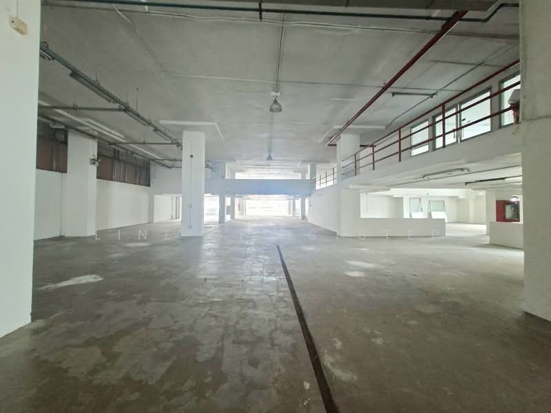 อาคารพาณิชย์ 4 ชั้น พร้อมชั้นดาดฟ้า ย่านพระราม 4, กรุงเทพ, ลุมพินี, ปทุมวัน, กรุงเทพ, 9,770 ตร.ม., ตึกแถว-อาคารพาณิชย์ ให้เช่า, โดย LINE @firststep, 500484215 - DDproperty.com