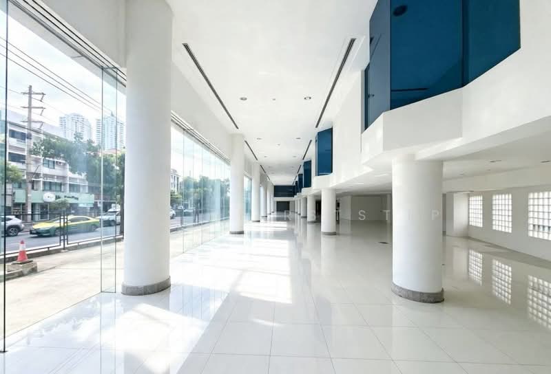 4-Storey Commercial Building with Rooftop Rama 4 Area, Bangkok, Lumphini, Pathum Wan, Bangkok, , 9,770 sqm, Shophouse For Rent, by LINE @firststep, 500484215 - DDproperty.com