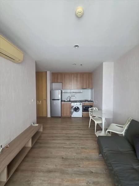 The Issara Ladprao, Bangkok, 296 Ladpao Road, Jom Phon, Chatuchak, Bangkok, 2 Bedrooms, 52 sqm, Condo For Rent, by Emily Bada, 500484228 - DDproperty.com