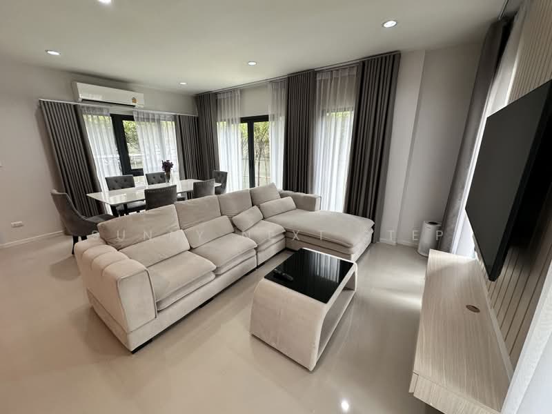 Baan Klang Muang Rama 9-Krungthep Kreetha, Bangkok, Soi Kanchanaphisek 23, Saphan Sung, Bangkok, 4 Bedrooms, 218 sqm, Townhouse For Rent, by Sunny Next Step, 500484253 - DDproperty.com