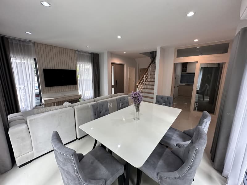Baan Klang Muang Rama 9-Krungthep Kreetha, Bangkok, Soi Kanchanaphisek 23, Saphan Sung, Bangkok, 4 Bedrooms, 218 sqm, Townhouse For Rent, by Sunny Next Step, 500484253 - DDproperty.com