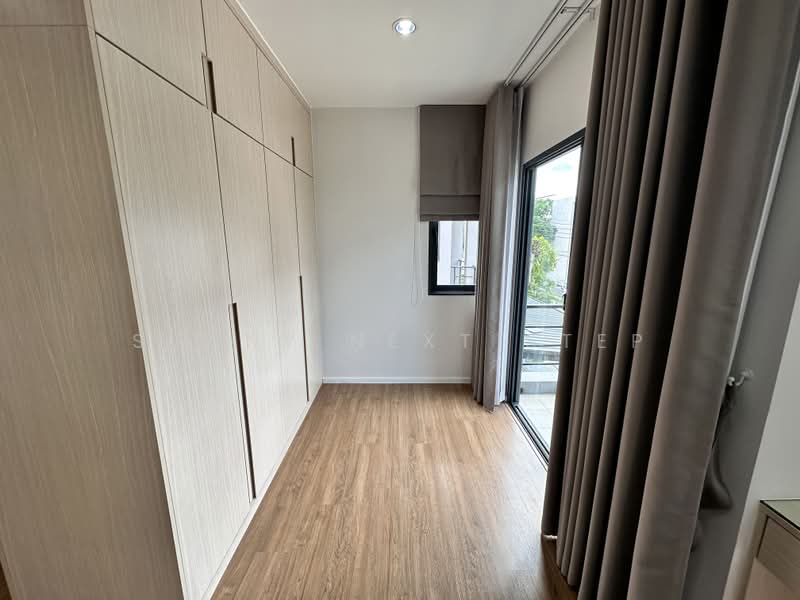 Baan Klang Muang Rama 9-Krungthep Kreetha, Bangkok, Soi Kanchanaphisek 23, Saphan Sung, Bangkok, 4 Bedrooms, 218 sqm, Townhouse For Rent, by Sunny Next Step, 500484253 - DDproperty.com