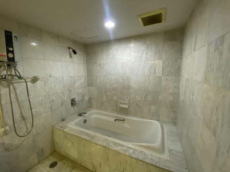 State Tower, Bangkok, 1055 Silom Road, Silom, Bang Rak, Bangkok, 1 Bedroom, 192 sqm, Condo For Sale, by Chanon Ekongkarn, 500484287 - DDproperty.com