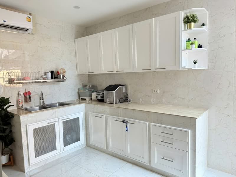 Golden Village Onnut-Pattanakan, Bangkok, Soi On Nut 65 Yak14, Prawet, Bangkok, 4 Bedrooms, 191 sqm, Single Detached House For Sale, by Chanon Ekongkarn, 500484298 - DDproperty.com