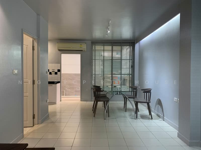 Baan Klang Muang Ladprao-Yothin Phatthana, Bangkok, Soi Baan Klang Muang Ladprao-Yothin Phatthana, Lat Phrao, Lat Phrao, Bangkok, 3 Bedrooms, 200 sqm, Townhouse For Rent, by NTG Property House Co.,Ltd., 500484302 - DDproperty.com