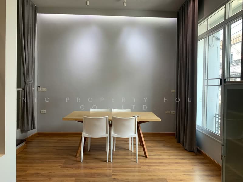 Baan Klang Muang Ladprao-Yothin Phatthana, Bangkok, Soi Baan Klang Muang Ladprao-Yothin Phatthana, Lat Phrao, Lat Phrao, Bangkok, 3 Bedrooms, 200 sqm, Townhouse For Rent, by NTG Property House Co.,Ltd., 500484302 - DDproperty.com