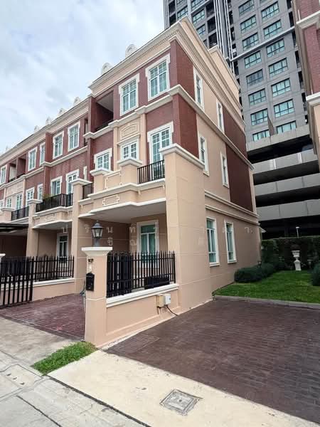 Garden Square Sukhumvit 77, Bangkok, Sukhumvit Road, Phra Kanong Nua, Watthana, Bangkok, 4 Bedrooms, 250 sqm, Townhouse For Rent, by ปรินทร์ญาดา ชิณโชติ, 500484307 - DDproperty.com