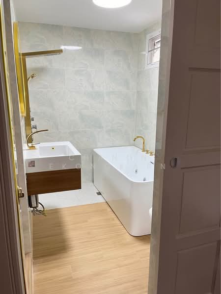 3-BR House, Bangkok, Saphan Sung, Bangkok, 3 Bedrooms, 208 sqm, Single Detached House For Sale, by Chanon Ekongkarn, 500484313 - DDproperty.com