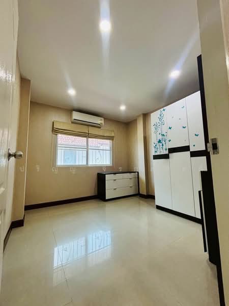 Modern Town Ekkachai 46, Bangkok, Soi Ekkachai 46, Bang Bon, Bangkok, 4 Bedrooms, 300 sqm, Single Detached House For Sale, by ปริญญ์ จิรกุลกิตติ์, 500484384 - DDproperty.com