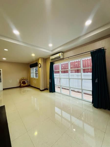 Modern Town Ekkachai 46, Bangkok, Soi Ekkachai 46, Bang Bon, Bangkok, 4 Bedrooms, 300 sqm, Single Detached House For Sale, by ปริญญ์ จิรกุลกิตติ์, 500484384 - DDproperty.com