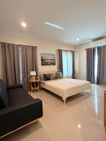 Setthasiri Krungthep Kreetha, Bangkok, Krungthep Kreetha Road, Hua Mak, Bang Kapi, Bangkok, 4 Bedrooms, 200 sqm, Single Detached House For Rent, by Napatsawan Tamjorhor, 500484391 - DDproperty.com
