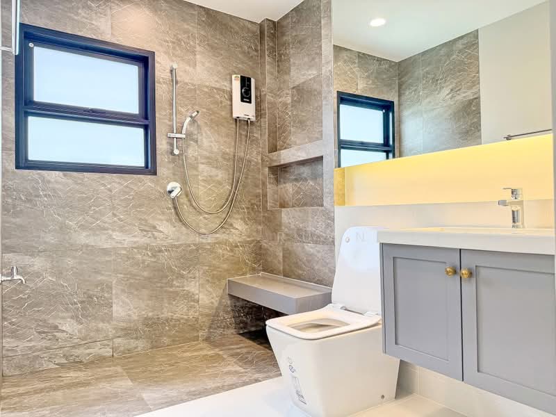 Setthasiri Don Mueang, Bangkok, 289 Soi Choet Wutthakat 9/1, Si Khan, Don Mueang, Bangkok, 5 Bedrooms, 383 sqm, Single Detached House For Rent, by Noppawan Ruangdech, 500484394 - DDproperty.com