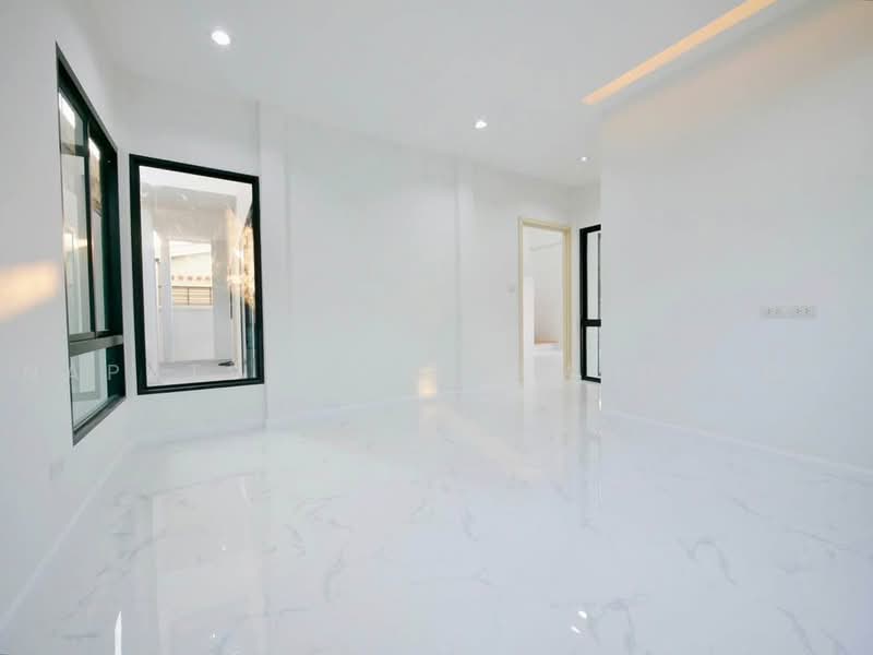 3-BR House, Bangkok, Nuan Chan, Bueng Kum, Bangkok, 3 Bedrooms, 204 sqm, Single Detached House For Sale, by Napatsawan Tamjorhor, 500484400 - DDproperty.com