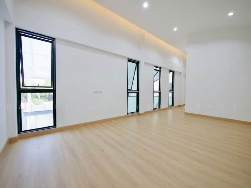 3-BR House, Bangkok, Nuan Chan, Bueng Kum, Bangkok, 3 Bedrooms, 204 sqm, Single Detached House For Sale, by Napatsawan Tamjorhor, 500484400 - DDproperty.com