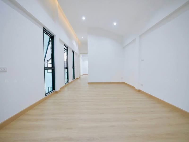 3-BR House, Bangkok, Nuan Chan, Bueng Kum, Bangkok, 3 Bedrooms, 204 sqm, Single Detached House For Sale, by Napatsawan Tamjorhor, 500484400 - DDproperty.com