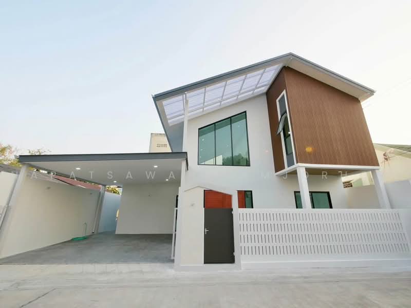 3-BR House, Bangkok, Nuan Chan, Bueng Kum, Bangkok, 3 Bedrooms, 204 sqm, Single Detached House For Sale, by Napatsawan Tamjorhor, 500484400 - DDproperty.com