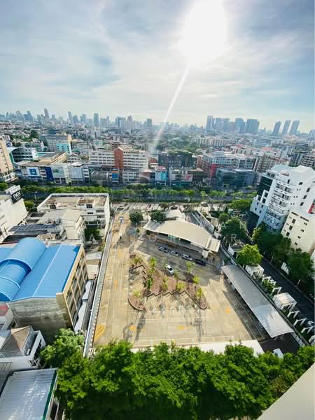 Rhythm Ratchada, Bangkok, 558 Ratchadaphisek Road, Samsen Nok, Huai Khwang, Bangkok, 1 Bedroom, 46 sqm, Condo For Rent, by Napatsawan Tamjorhor, 500484413 - DDproperty.com