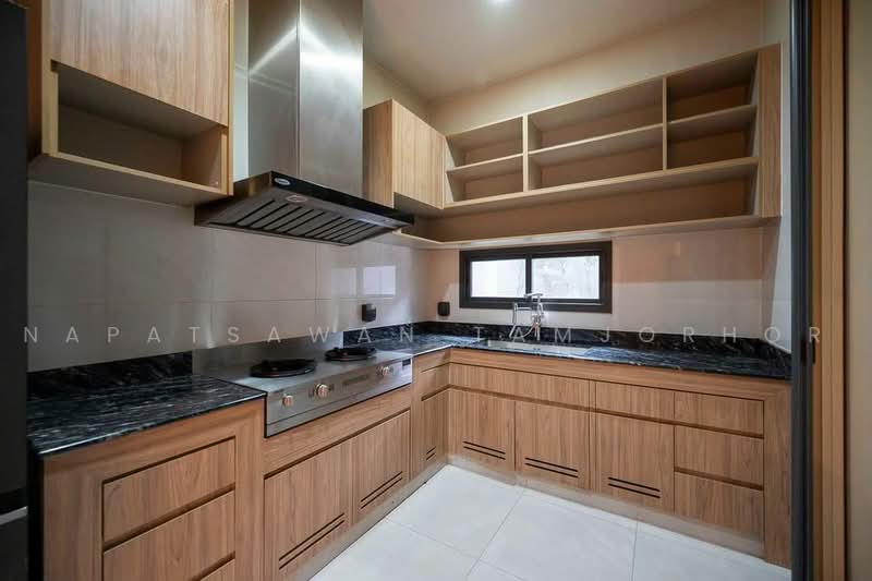 Siraninn Residences Pattanakarn, Bangkok, 585 Phatthanakan 32, Suan Luang, Bangkok, 5 Bedrooms, 610 sqm, Single Detached House For Sale, by Napatsawan Tamjorhor, 500484415 - DDproperty.com