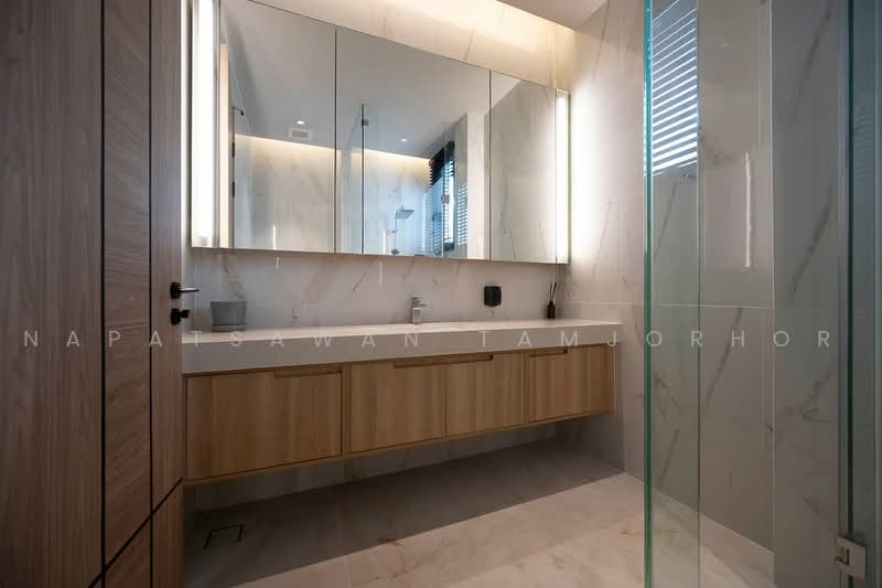Siraninn Residences Pattanakarn, Bangkok, 585 Phatthanakan 32, Suan Luang, Bangkok, 5 Bedrooms, 610 sqm, Single Detached House For Sale, by Napatsawan Tamjorhor, 500484415 - DDproperty.com