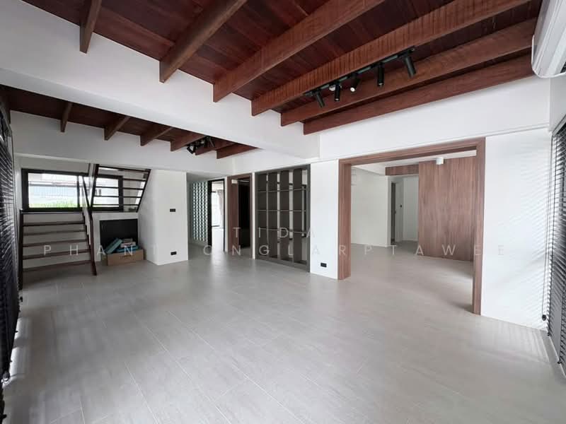 ขาย/ให้เช่า ออฟฟิศ สุขุมวิท 71 (Sukhumvit 71) 310 ตร.ม, Bangkok, Phra Kanong Nua, Watthana, Bangkok, , 310 sqm, Office Space For Rent, by Tida phanthonglarptawee, 500484419 - DDproperty.com