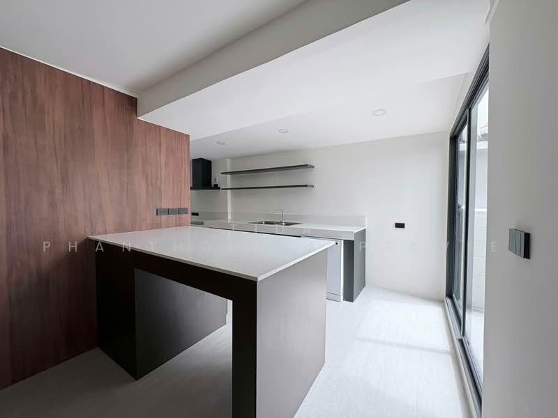 ขาย/ให้เช่า ออฟฟิศ สุขุมวิท 71 (Sukhumvit 71) 310 ตร.ม, Bangkok, Phra Kanong Nua, Watthana, Bangkok, , 310 sqm, Office Space For Rent, by Tida phanthonglarptawee, 500484419 - DDproperty.com