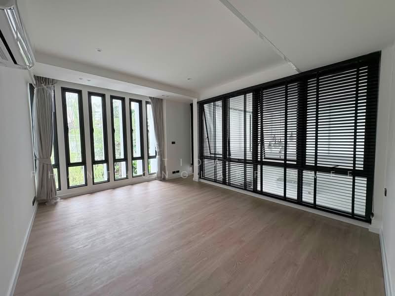 ขาย/ให้เช่า ออฟฟิศ สุขุมวิท 71 (Sukhumvit 71) 310 ตร.ม, Bangkok, Phra Kanong Nua, Watthana, Bangkok, , 310 sqm, Office Space For Rent, by Tida phanthonglarptawee, 500484419 - DDproperty.com