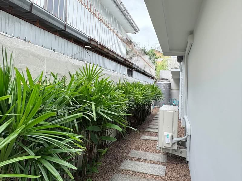 ขาย/ให้เช่า ออฟฟิศ สุขุมวิท 71 (Sukhumvit 71) 310 ตร.ม, Bangkok, Phra Kanong Nua, Watthana, Bangkok, , 310 sqm, Office Space For Rent, by Tida phanthonglarptawee, 500484419 - DDproperty.com