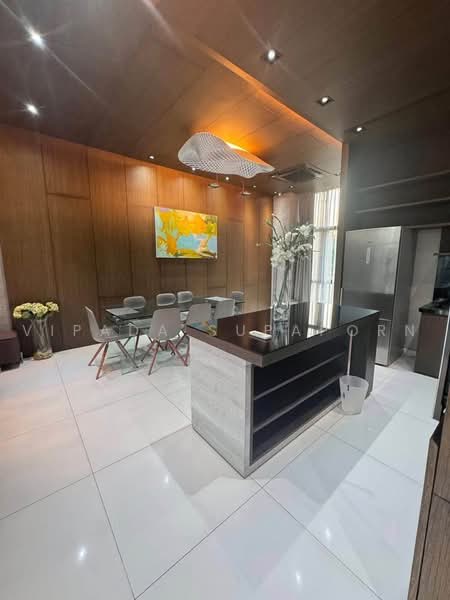 3-BR Townhouse, Bangkok, Phra Kanong Nua, Watthana, Bangkok, 3 Bedrooms, 450 sqm, Townhouse For Rent, by Vipada Supaporn, 500484467 - DDproperty.com