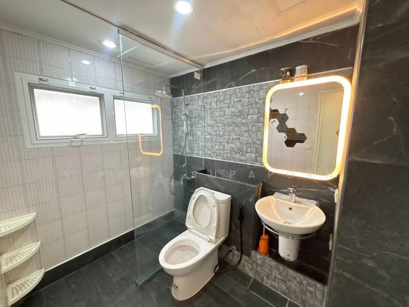 Siam Penthouse 2 Condominium, Bangkok, 72 Soi Sathorn 1, Sathorn Road, Thung Maha Mek, Sathon, Bangkok, 3 Bedrooms, 170 sqm, Condo For Rent, by Vipada Supaporn, 500484486 - DDproperty.com