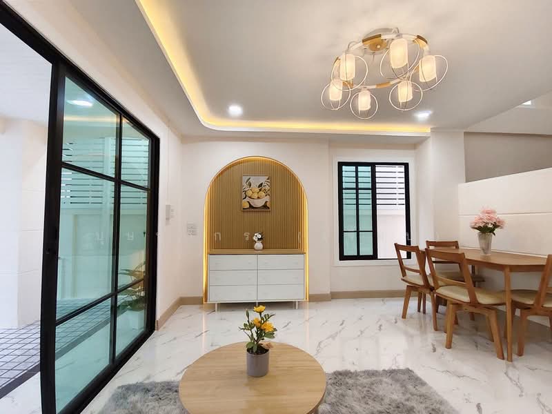 บ้านสวย หลังริม หมู่บ้าน ลุมพินี บางบัวทอง ใกล้เซ็นทรัล เวสเกต, Nonthaburi, กาญจนาภิเษก, Phimonrat, Bang Bua Thong, Nonthaburi, 3 Bedrooms, 110 sqm, Townhouse For Sale, by บุษบากร (เจี๊ยบ), 500484492 - DDproperty.com