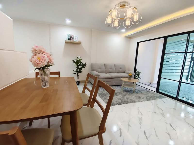 บ้านสวย หลังริม หมู่บ้าน ลุมพินี บางบัวทอง ใกล้เซ็นทรัล เวสเกต, นนทบุรี, กาญจนาภิเษก, พิมลราช, บางบัวทอง, นนทบุรี, 110 ตร.ม., ทาวน์เฮ้าส์ ขาย, โดย บุษบากร (เจี๊ยบ), 500484492 - DDproperty.com