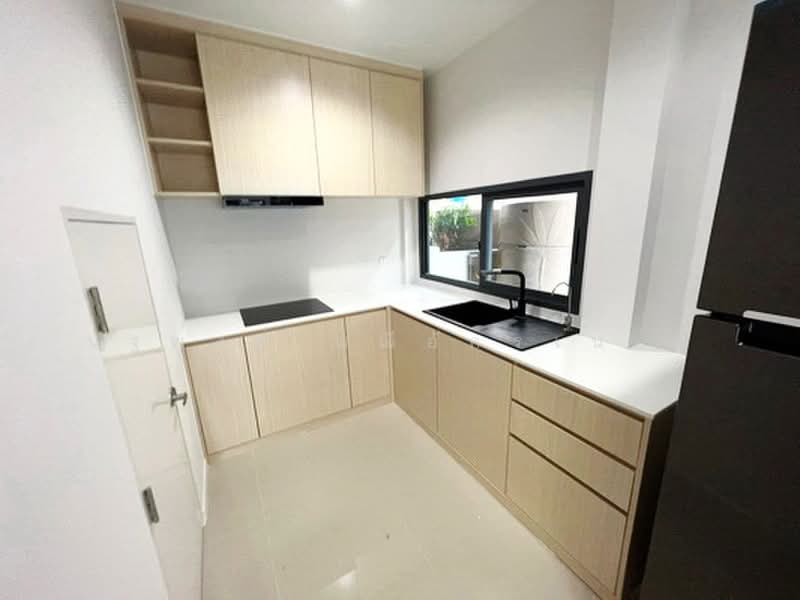 Baan Klang Muang The Edition Rama 9-Krungthep Kreetha, Bangkok, Kanchanaphisek Road 23, Saphan Sung, Bangkok, 4 Bedrooms, 220 sqm, Single Detached House For Rent, by นัฐพงค์ มณีอัครเนตร, 500484531 - DDproperty.com