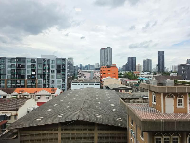 The Base Sukhumvit 50, Bangkok, Soi Roem Charoen 1, Sukhumvit 50 Road, Phra Kanong, Khlong Toei, Bangkok, 1 Bedroom, 35 sqm, Condo For Rent, by Suthipong Prucksalai, 500484537 - DDproperty.com