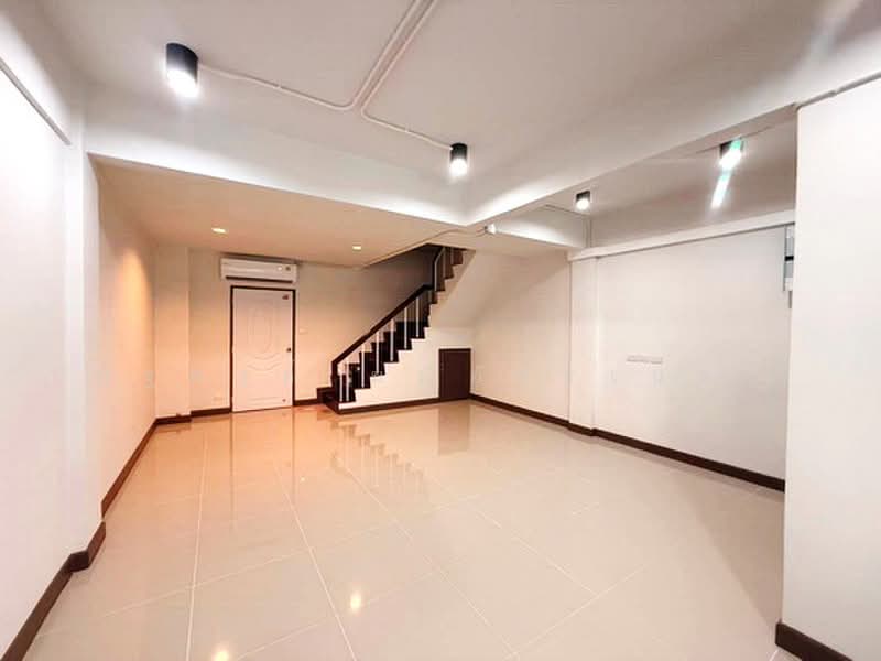 Wandi Village Sutthisan, Bangkok, สุทธิสารวินิจฉัย, Samsen Nai, Phaya Thai, Bangkok, 4 Bedrooms, 190 sqm, Townhouse For Rent, by นัฐพงค์ มณีอัครเนตร, 500484563 - DDproperty.com
