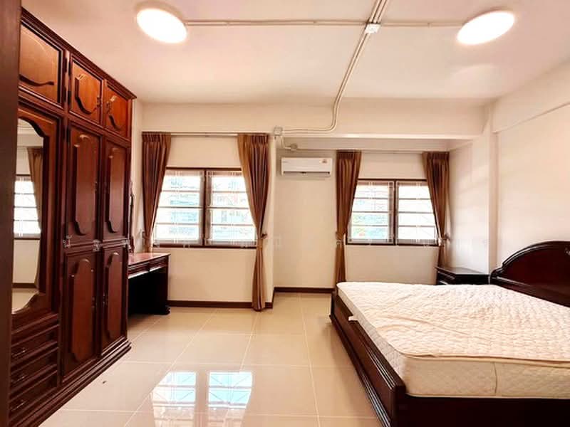 Wandi Village Sutthisan, Bangkok, สุทธิสารวินิจฉัย, Samsen Nai, Phaya Thai, Bangkok, 4 Bedrooms, 190 sqm, Townhouse For Rent, by นัฐพงค์ มณีอัครเนตร, 500484563 - DDproperty.com