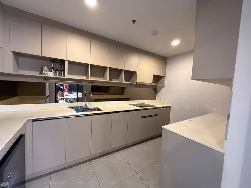 Coco Parc, Bangkok, 1150 Rama 4 Road, Khlong Toei, Bangkok, 3 Bedrooms, 252 sqm, Condo For Rent, by Jatuporn Amonsin, 500484619 - DDproperty.com