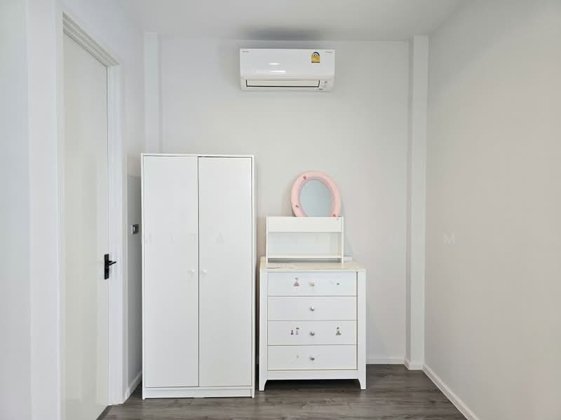 The Sonne Srinakarin-Bangna, Bangkok, Soi Chumchon Mahat Thai 3, Bangna-Trad Road, Dok Mai, Prawet, Bangkok, 4 Bedrooms, 220 sqm, Semi-Detached House (Twin House) For Rent, by Ramita Theptham, 500484663 - DDproperty.com