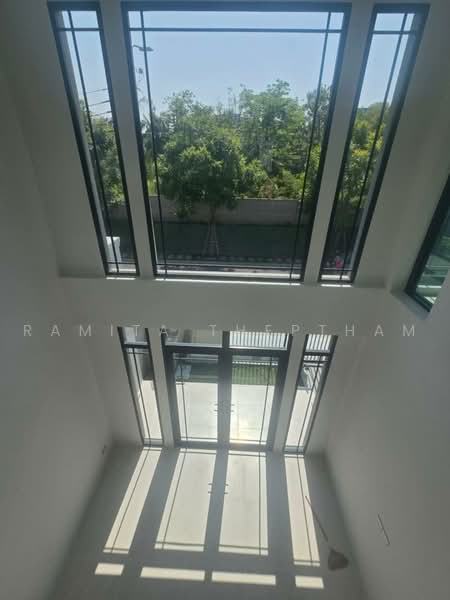 2-BR Townhouse, Bangkok, Suan Luang, Bangkok, 2 Bedrooms, 214 sqm, Townhouse For Rent, by Ramita Theptham, 500484669 - DDproperty.com