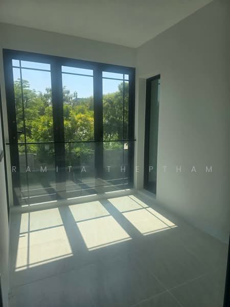 2-BR Townhouse, Bangkok, Suan Luang, Bangkok, 2 Bedrooms, 214 sqm, Townhouse For Rent, by Ramita Theptham, 500484669 - DDproperty.com