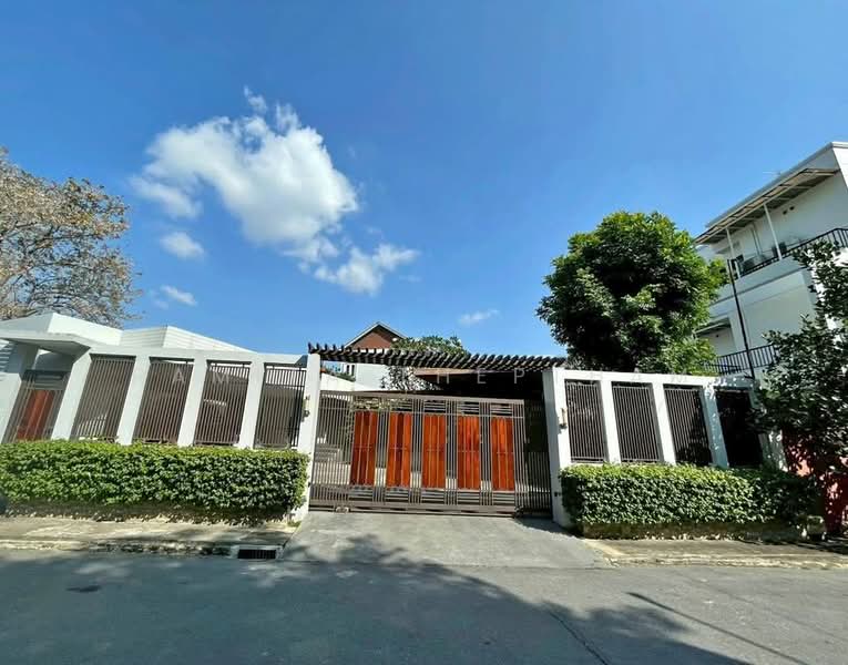 Panya Pattanakarn Village, Bangkok, Soi Phatthanakarn 30, Suan Luang, Bangkok, 5 Bedrooms, 600 sqm, Single Detached House For Rent, by Ramita Theptham, 500484677 - DDproperty.com