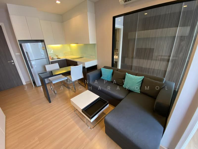 Urbano Absolute Sathon-Taksin, Bangkok, 345 Charoen Nakhon 14/2 Alley, Khlong Ton Sai, Khlong San, Bangkok, 1 Bedroom, 38 sqm, Condo For Rent, by Tanapat Jitwatcharakomol, 500484685 - DDproperty.com