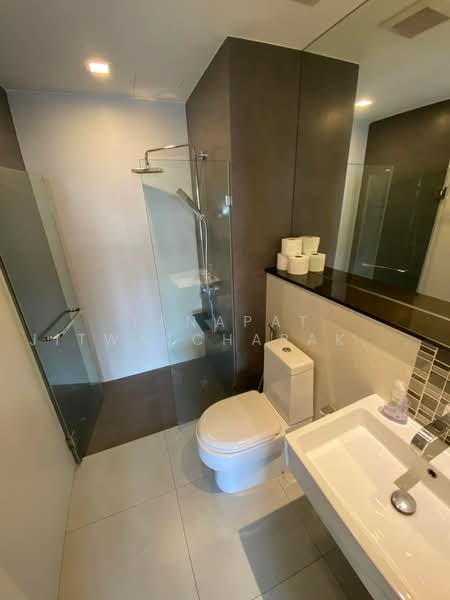 Urbano Absolute Sathon-Taksin, Bangkok, 345 Charoen Nakhon 14/2 Alley, Khlong Ton Sai, Khlong San, Bangkok, 1 Bedroom, 38 sqm, Condo For Rent, by Tanapat Jitwatcharakomol, 500484685 - DDproperty.com