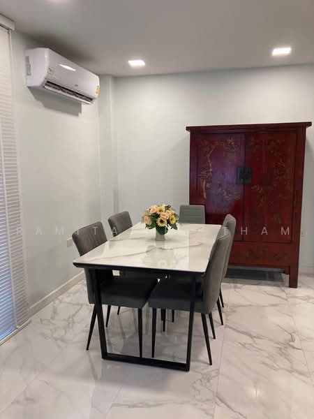 3-BR House, Bangkok, Phra Kanong Nua, Watthana, Bangkok, 3 Bedrooms, 200 sqm, Single Detached House For Rent, by Ramita Theptham, 500484690 - DDproperty.com
