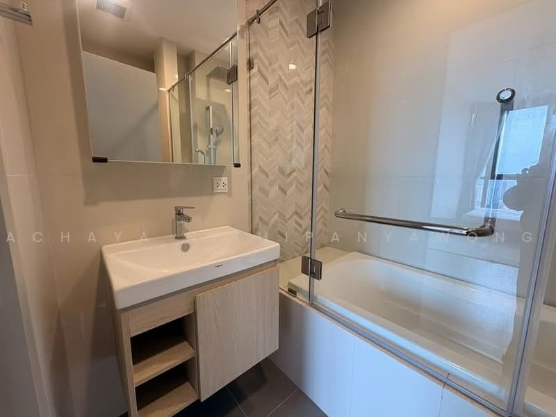 Oka Haus Sukhumvit 36, Bangkok, 3399 Rama 4 Road, Khong Tan, Khlong Toei, Bangkok, 1 Bedroom, 34 sqm, Condo For Rent, by Achaya Nithipanyawong, 500484695 - DDproperty.com