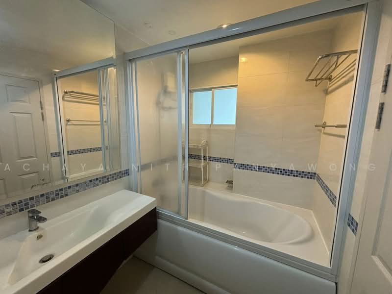 Life @ Ratchada-Suthisan, Bangkok, Ratchadapisek Road, Samsen Nok, Huai Khwang, Bangkok, 1 Bedroom, 45 sqm, Condo For Rent, by Achaya Nithipanyawong, 500484707 - DDproperty.com