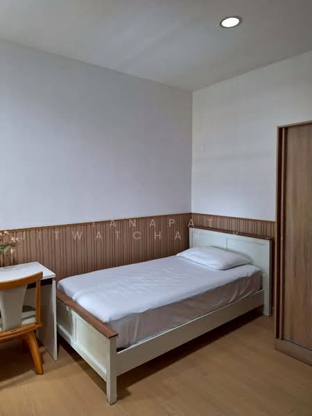 Baan Klang Krung Siam-Pathumwan, Bangkok, Petchburi Road, Thanon Phetchaburi, Ratchathewi, Bangkok, 2 Bedrooms, 67 sqm, Condo For Rent, by Tanapat Jitwatcharakomol, 500484786 - DDproperty.com