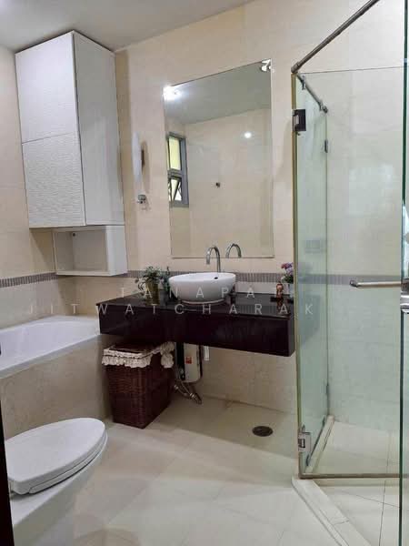 Baan Klang Krung Siam-Pathumwan, Bangkok, Petchburi Road, Thanon Phetchaburi, Ratchathewi, Bangkok, 2 Bedrooms, 67 sqm, Condo For Rent, by Tanapat Jitwatcharakomol, 500484786 - DDproperty.com